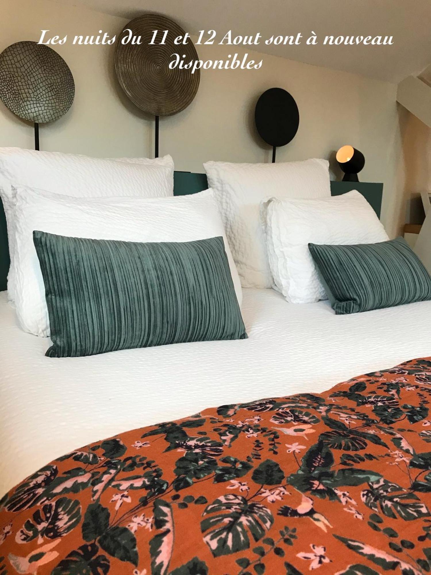 Couette-café Les Arbres Rouges 4*